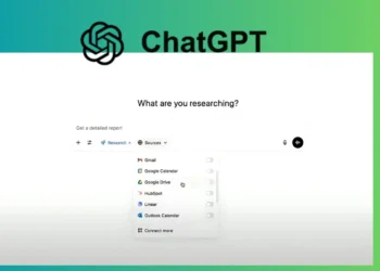 واجهة تطبيق ChatGPT تعرض قائمة Connectors التي تتيح ربط Gmail وGoogle Drive وتطبيقات العمل، ضمن جهود OpenAI لتحسين ChatGPT كمساعد شخصي ذكي