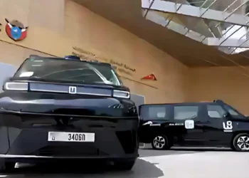 سيارة أجرة ذاتية القيادة في دبي ضمن شراكة بين أوبر وWeRide لاختبار مستقبل النقل الذكي في الإمارة
