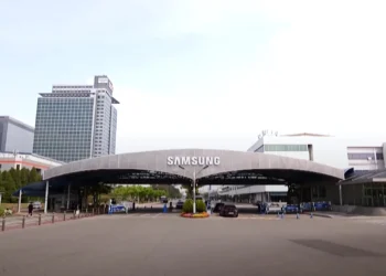 واجهة مقر شركة سامسونج في كوريا الجنوبية، حيث تتم إدارة الصفقة التاريخية مع تسلا لإنتاج شرائح الذكاء الاصطناعي