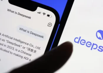 صورة توضح إطلاق نموذج DeepSeek V3.2-Exp في الصين كخطوة وسيطة نحو الجيل الجديد من الذكاء الاصطناعي