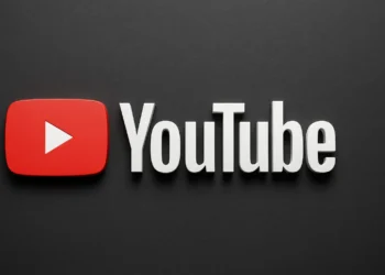 صورة توضح دور يوتيوب في صناعة المحتوى باستخدام أدوات الذكاء الاصطناعي