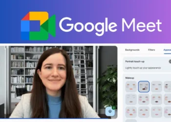 صورة توضح ميزة المكياج المدعوم بالذكاء الاصطناعي في Google Meet أثناء مكالمة فيديو، تُظهر كيف يمنح الفلتر مظهراً طبيعياً واحترافياً للمستخدم.