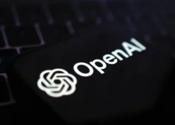 إعلان شركة OpenAI عن إتاحة محتوى إباحي على ChatGPT للبالغين ضمن تحديث ديسمبر 2025 المثير للجدل.