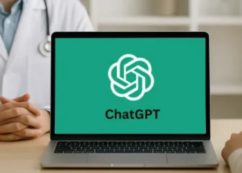 اصورة توضح استخدام "وضع الطبيب في ChatGPT" مع التركيز على الميزة الجديدة للذكاء الاصطناعي في تقديم استشارات صحية دقيقة وموثوقة.